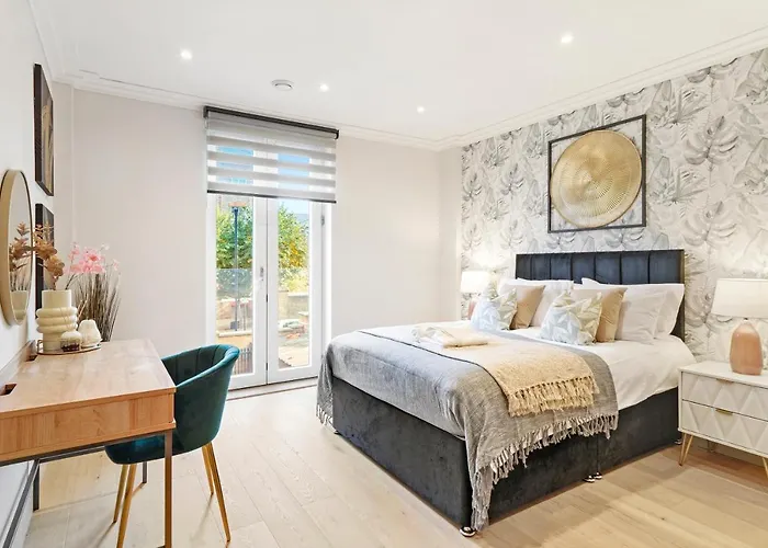Exquisite London Abode - Large Terrace
